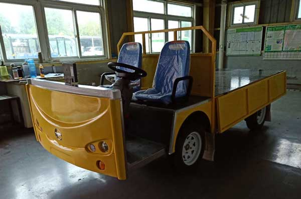 3噸電動(dòng)膠輪車(chē)